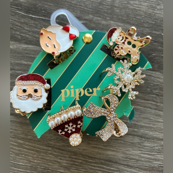 Piper K Accessories - Hair clips.